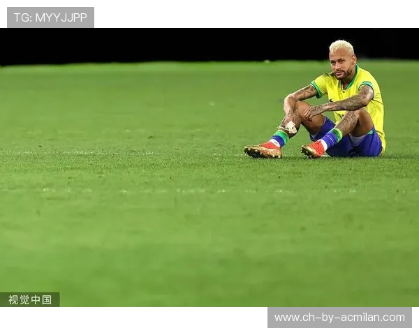 内马尔连续晃动后送出贴地球，巴西锋线获得黄金机会